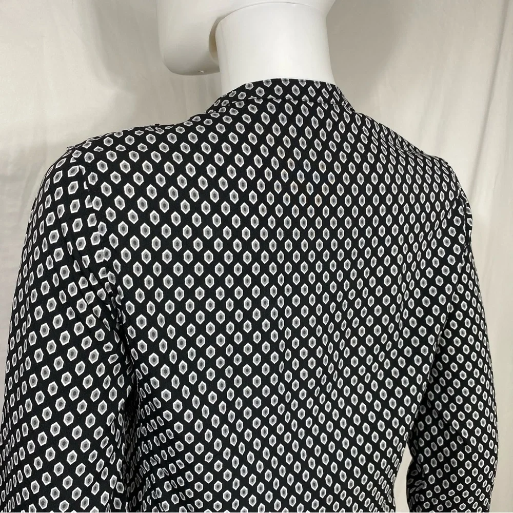 Express Diamond Pattern Black & Gray Design Long Sleeve Collarless Button Down - Picture 4 of 6